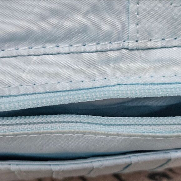 Vera Bradley, Wristlet/Crossbody in Gorgeous Colors. NWT - Picture 5 of 6